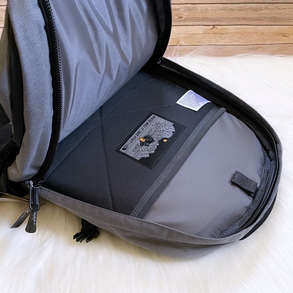 The North Face Generator 28 Liter Backpack - Picture 6 of 7